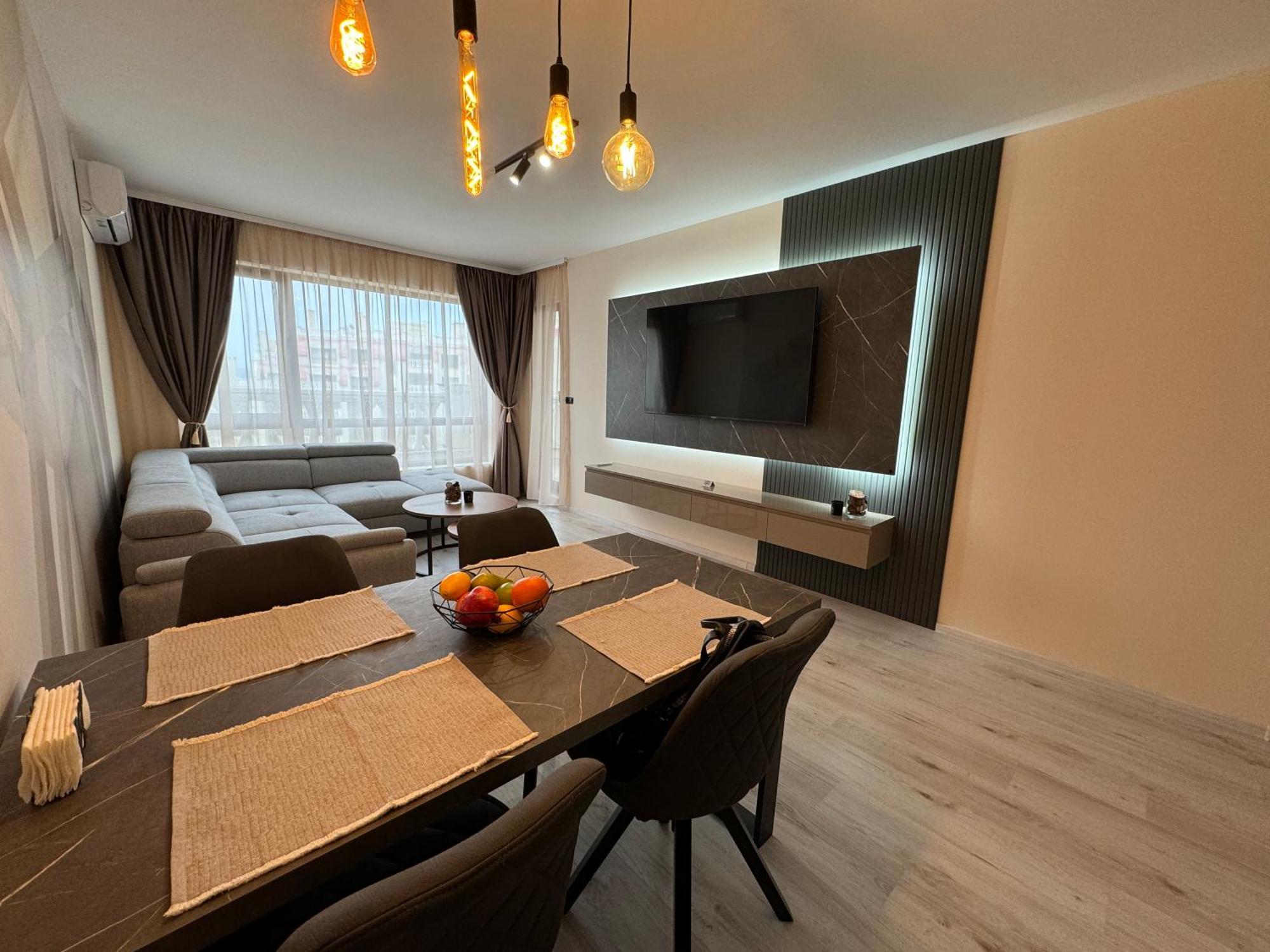 South Bay Luxury Apartment *