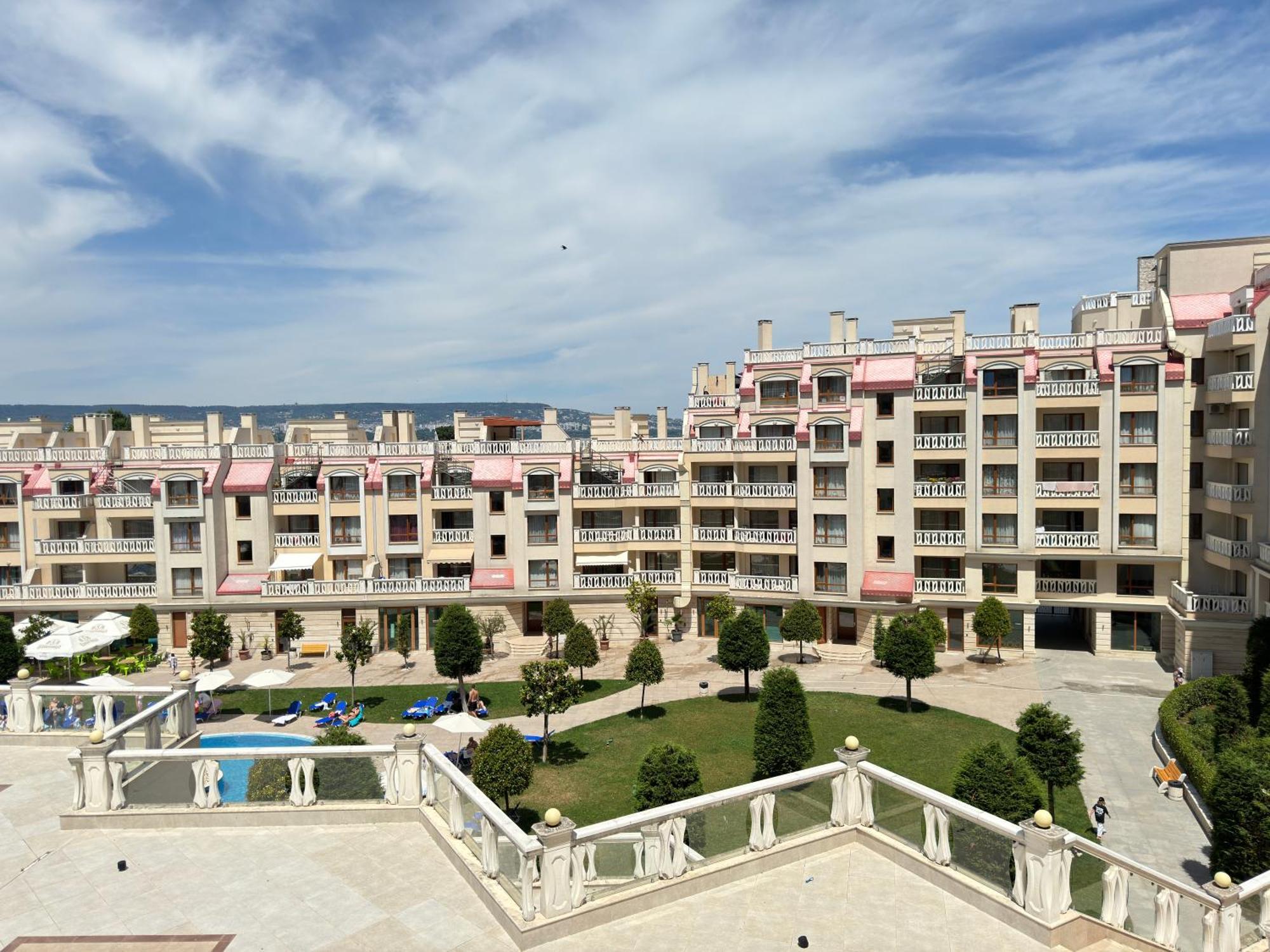 South Bay Luxury Apartment Warna